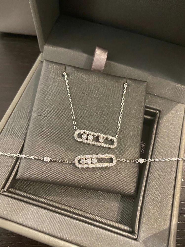 Necklace and bracelet set